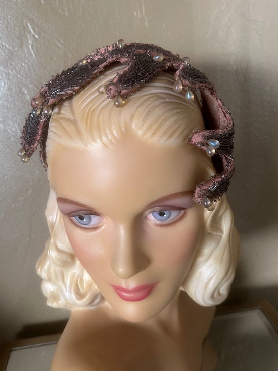 INTRICATELY BEADED 1950s\' ASYMMETRICAL COCKTAIL HAT main image 8